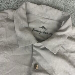 Tommy Bahama Gray Floral Mens Size L Wooden Button Silk Short Sleeve Shirt